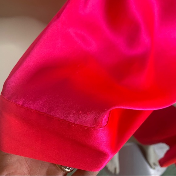 Victoria’s Secret Bright Pink Silky Robe - Picture 5 of 15